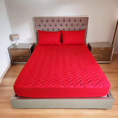 Protector de colchón rojo + obsequio de 2 protectores de almohadas